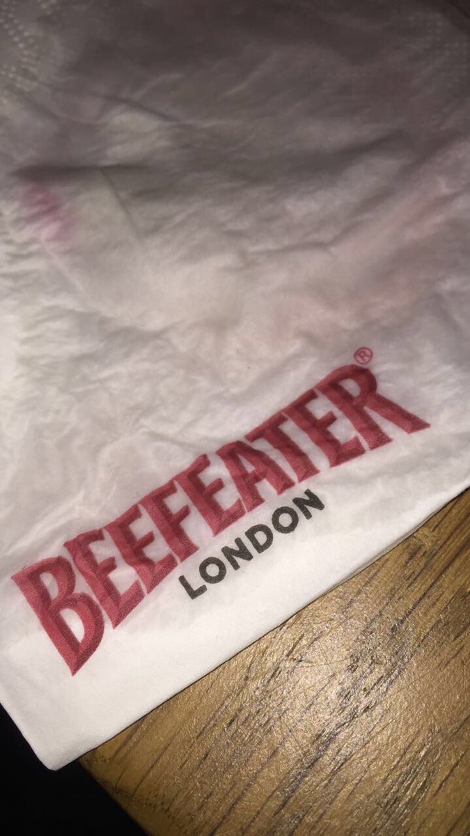 StaySHMOOFF's tweet photo. Hmmm #beefeater #pussymuncher https://t.co/HSPDSyEztR