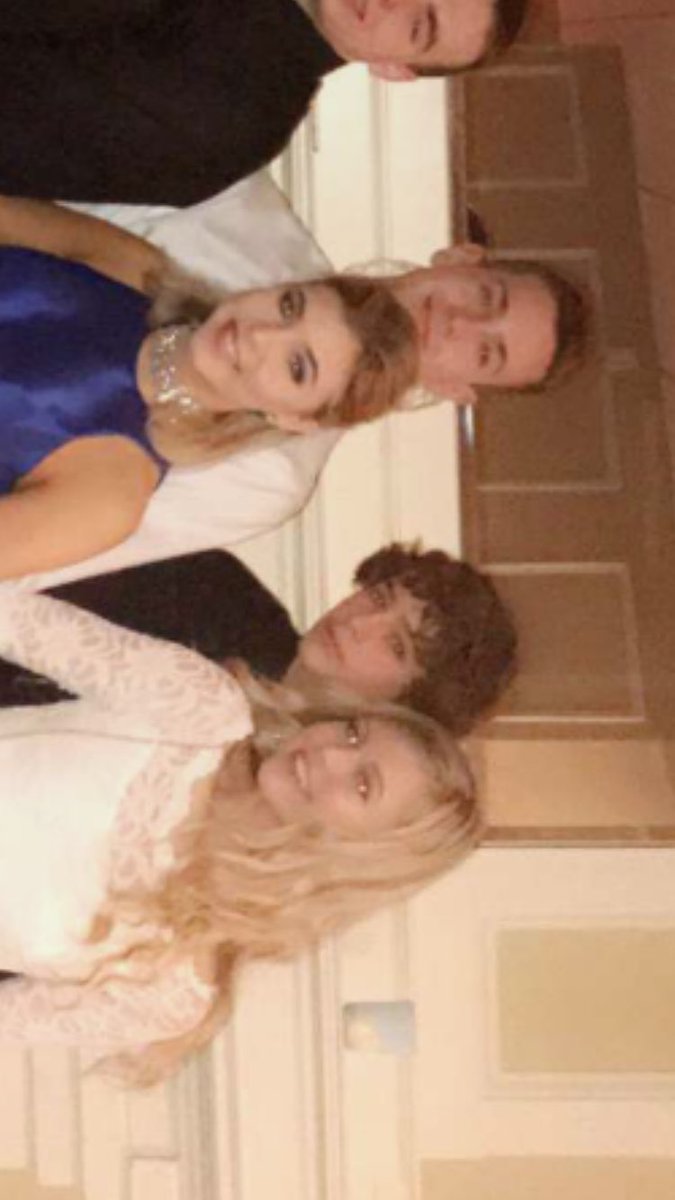 VINEGIRLS2015's tweet photo. @beechloren02 ????? https://t.co/mpDHGc99FX