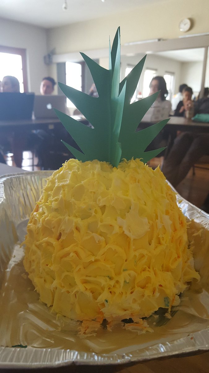 DartyBoi's tweet photo. Ciana made me a pineapple cake and I love it so much. Then you so much ❤ #JSAZ #JSA https://t.co/88CHbHV586