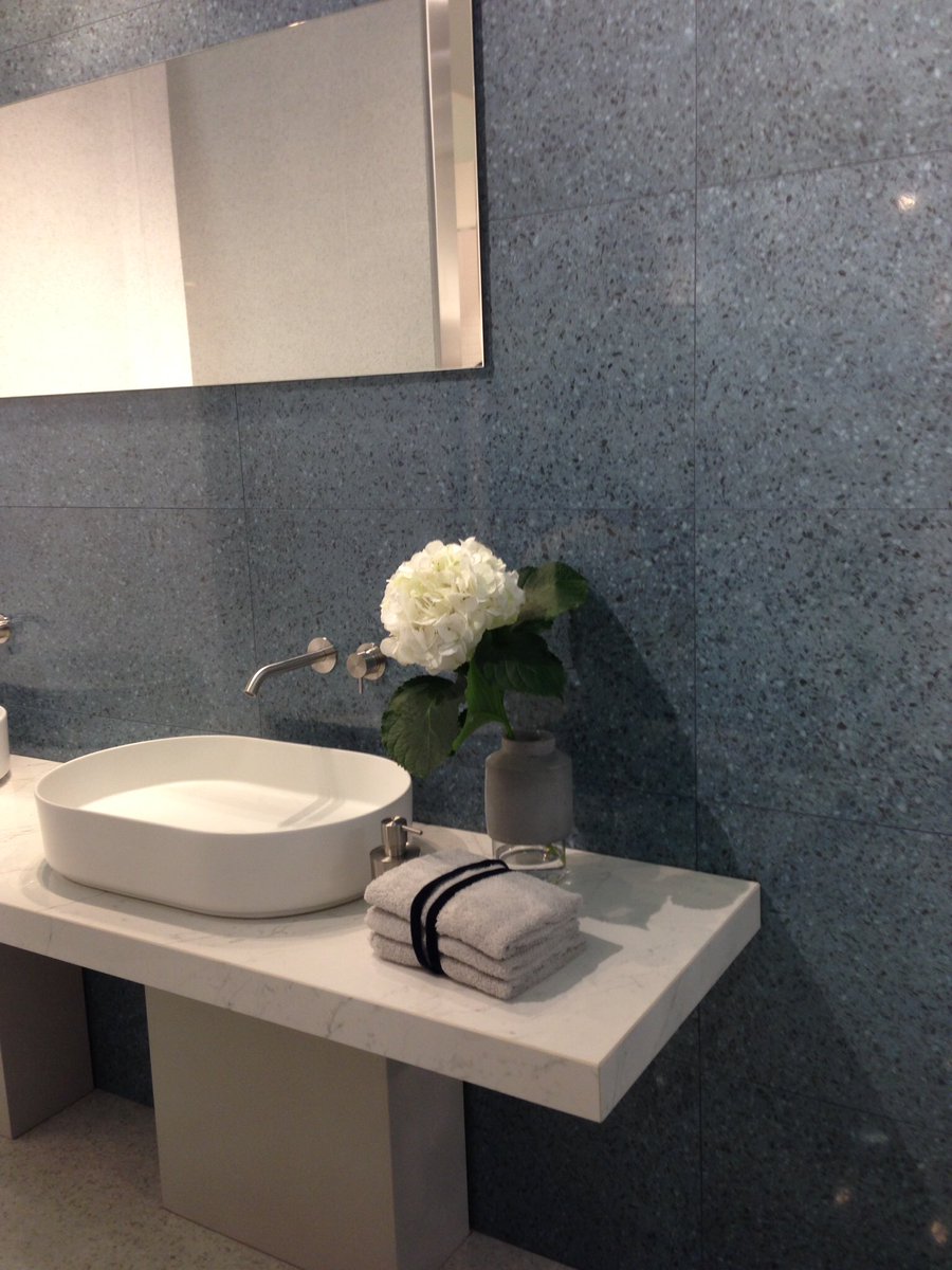 DecorMyynti's tweet photo. Aivan ihanaa ja aurinkoista viikonloppua 🤗☀️#laatat #kylpyhuone #remontti #sisustus #DecorH #helsinki #tiles #interiordesign #design #style https://t.co/sNcjq4kdYQ