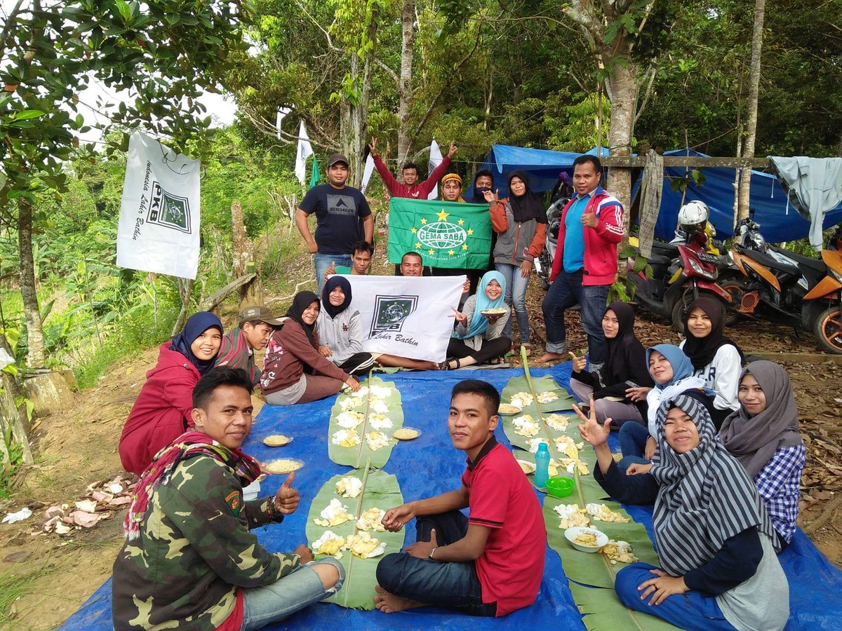 GEMASABA_KALTIM's tweet photo. Gemasaba Kaltim Melakukan Kemah Kebangsaan di Puncak Gunung Kota samarinda, kader gemasaba diberikan pemahaman tentang wawasan kebangsaan... https://t.co/x22jLUPqTY