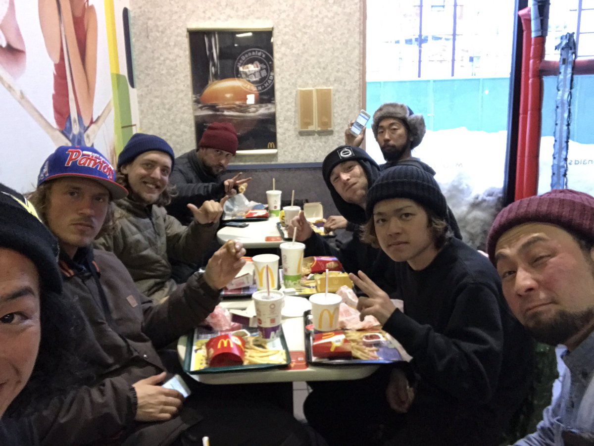 reotakahashi55's tweet photo. クリス
オジー
チップ
フィルマーのコール
レオ
フォトグラファーのイツキ
フォトグラファーのショウヘイ
フィルマーのトモ

中々面白いメンバーで動いています👍

#thepeppervideo https://t.co/qptcEdeobU