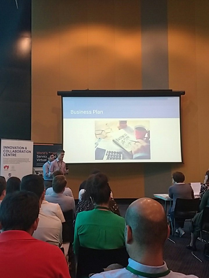 Ganjm001's tweet photo. #startupadl #angelize pitching a platform to help people be fit and stay fit, safely. #fitnessdata #itfitness https://t.co/c5vUgE72eI