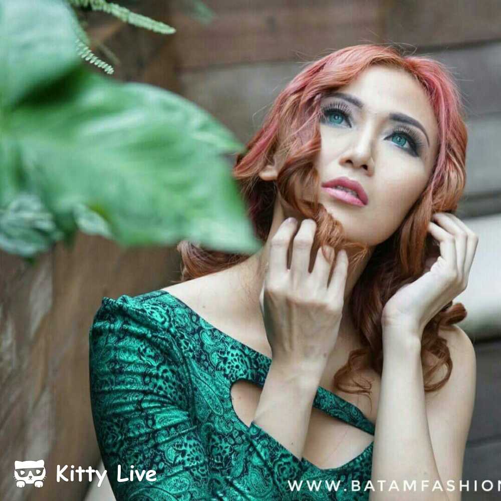 83e657a948dd424's tweet photo. Hey, Come now, I have something to show you. #KittyLive Vive Charmment
 https://t.co/iDejWYJdHA https://t.co/q2VbYXwM5U