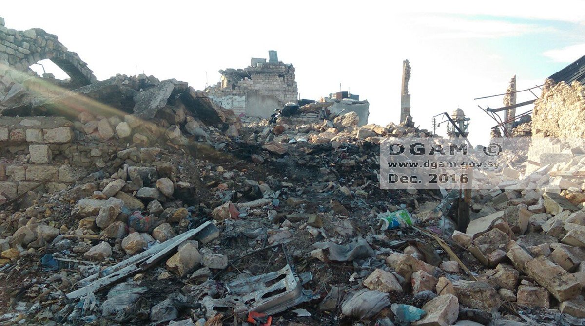 In Photos: Damage of #Bab_Al_Maqam and #Al_Tawashi_Mosque in #old_Aleppo....for more:bit.ly/2ik2dFu