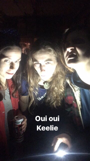 KeelieTO's tweet image. Oui frickin oui! Vagrant and disreputable #alphabuds #exitbag #yesfiyah #backalley #boozcan