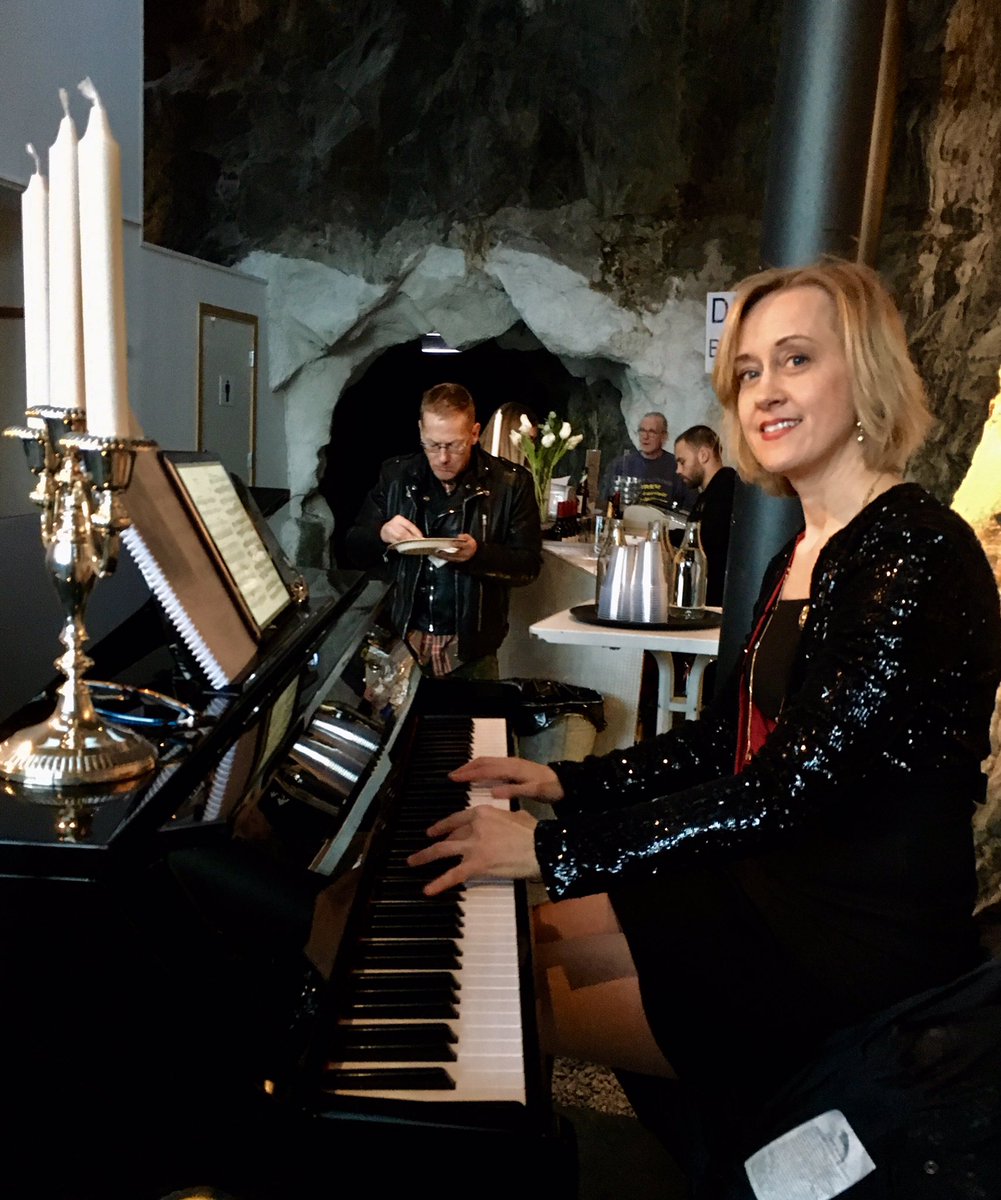 AnnaBuchenhorst's tweet photo. One of those party-gigs #delightstudios #gladaänkan #livestreamcinema #kungligaoperan https://t.co/oWJbvmfxBC