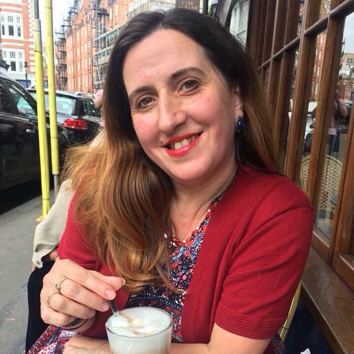 DeliaCazzato's tweet photo. Hi @franparkinson1 so when are we meeting again in #London for cakes and tea ☕️ #FriendsAndTea https://t.co/PZhwMA2VMo