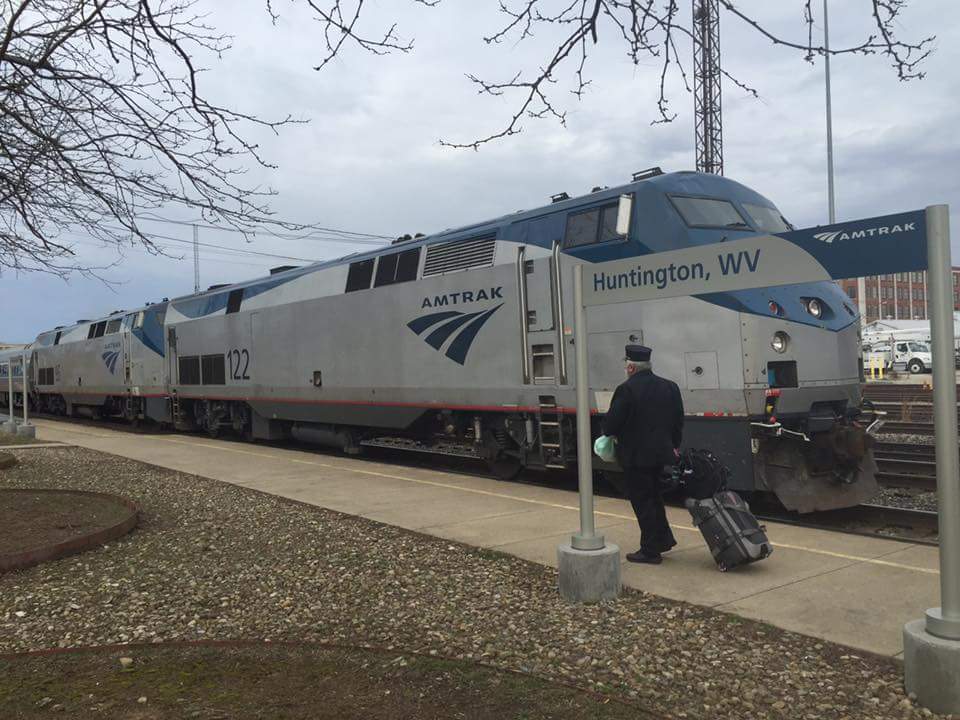 AllAboardOhio's tweet photo. The conductor greets @Amtrak #Cardinal in Huntington, WV Friday morning. Brian Rosolowski photo. #Cincinnati #Asland #Portsmouth #Maysville https://t.co/CGBaUg8vo2