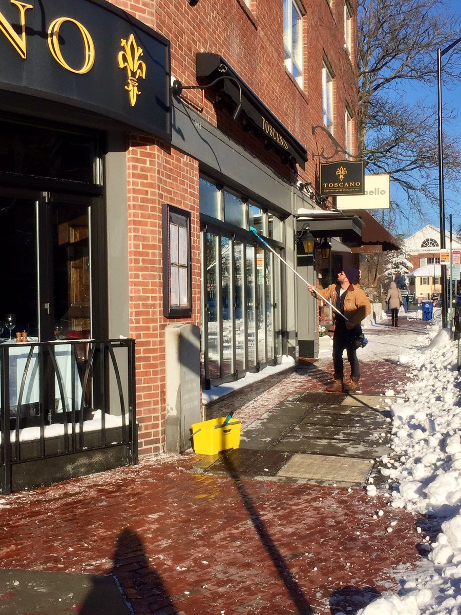 ServiceWindow's tweet image. Working through the snow !