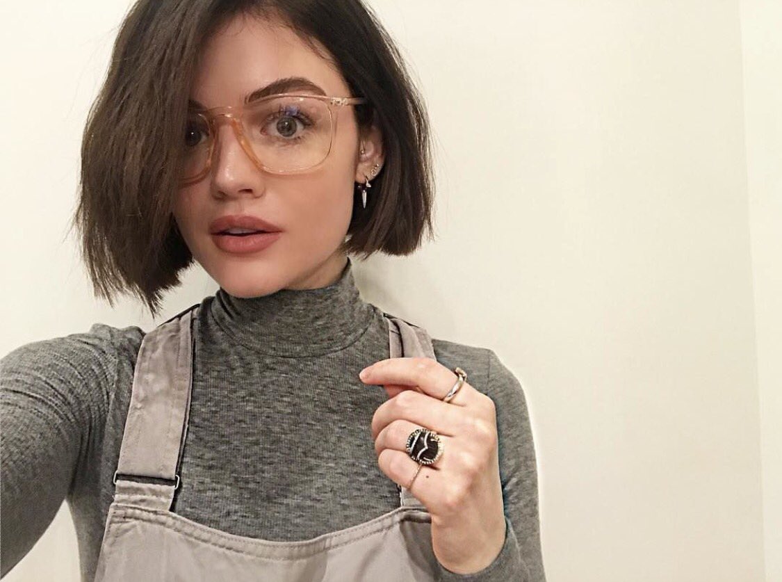 lucyhale's tweet image. Different hair &amp;amp; glasses for all my moods 🙃👓♊️