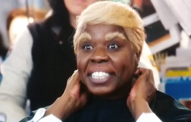 Leslie Jones just did THAT. 
legends only !! 
#SNL