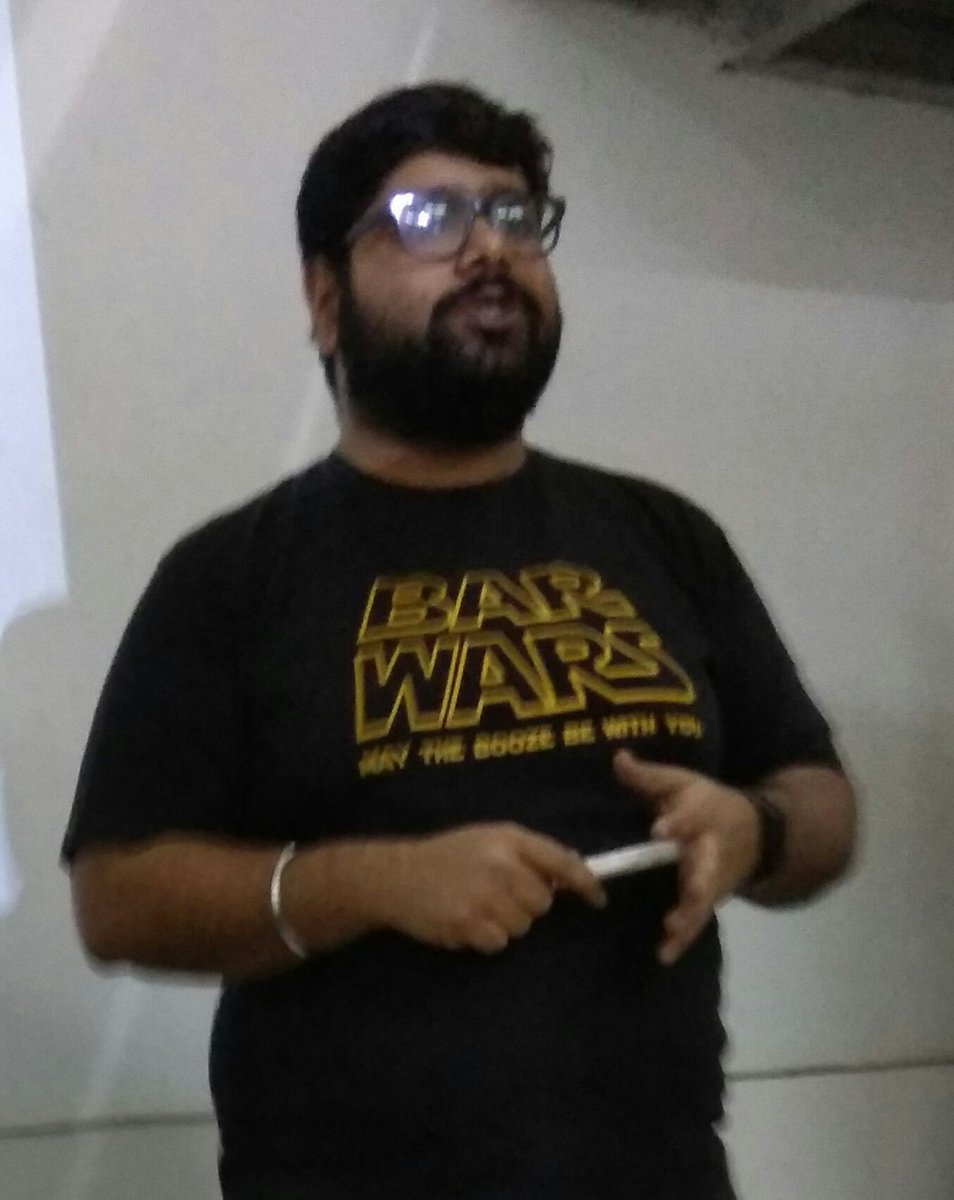 NadaanDarinde's tweet photo. It feels good to know that your faculty is a #starwars fan. @shreyshtyle #MayTheForceBeWithYou #SocialMediaAtLC #SorryForBadQuality https://t.co/xJnPwha6Y0