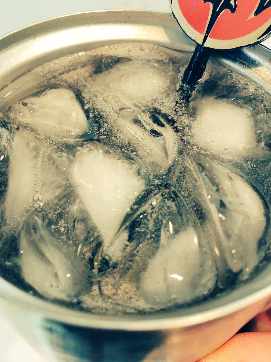 syaberimesi's tweet photo. 久々にバリネーチャンを #shop4444 ホルダーでキメてる

バリチャンネー美味い
レモンチューハイも美味い https://t.co/VvTabeHRuy