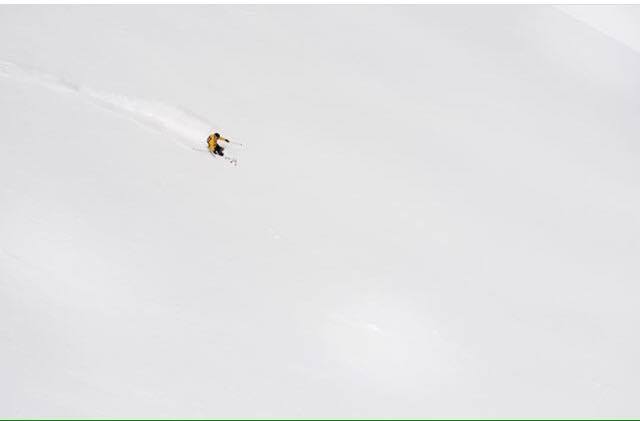 Our awesome guests @hollymaywho and <a href="/itwasgeorge/">itwasgeorge</a> having a good time slaying some Japanese powder!