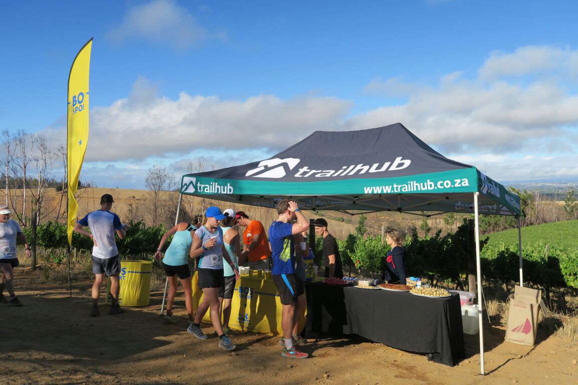 FairtreeContour's tweet photo. keeping runners hydrated and refreshed at WP2 of the Fairtree Simonsberg Contour Trail Run. #SimonsbergContour  @dirtopia https://t.co/uV1huLAXor
