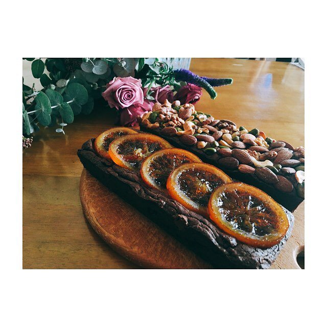 wakana1987's tweet photo. 生チョコブラウニー
作ってみた。
#chocolatebrownie 
#orangepage 
#valentine 
#バレンタイン
#ナッツ
#オレンジ
#ブラウニー https://t.co/kWLUjjaI4E https://t.co/LY2yiwsFUA