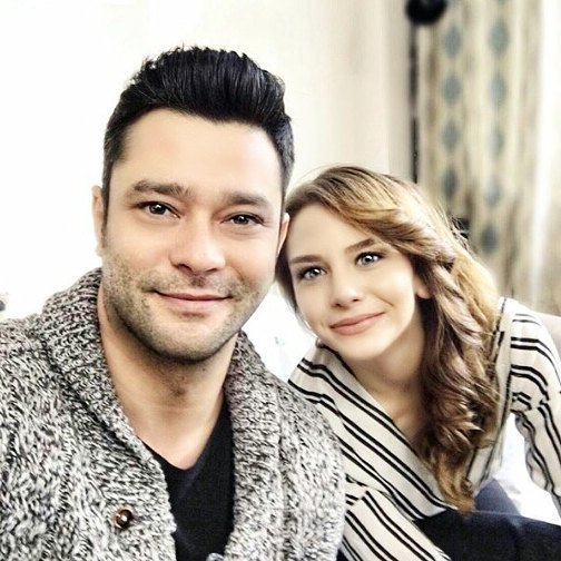 atesbahar2's tweet photo. #ezgiasaroğlu #cemkilic 😍 @cemkilic @ezgi_asaroglu #lovelypeople #setlife 🎥 #sezon2 #ohayatbenim #amazing #actors #foxturkiye https://t.co/MsNPImg7FI