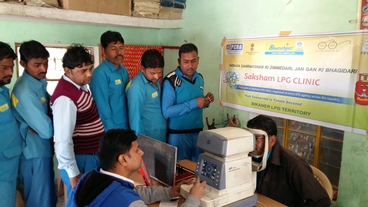 BPCLBikaner's tweet image. #Saksham2017 # Eye Check up Camp for Bikaner City Deliverymen @BPCLNRLPG @8singhi @singharunbpcl @Aslamjaved4146