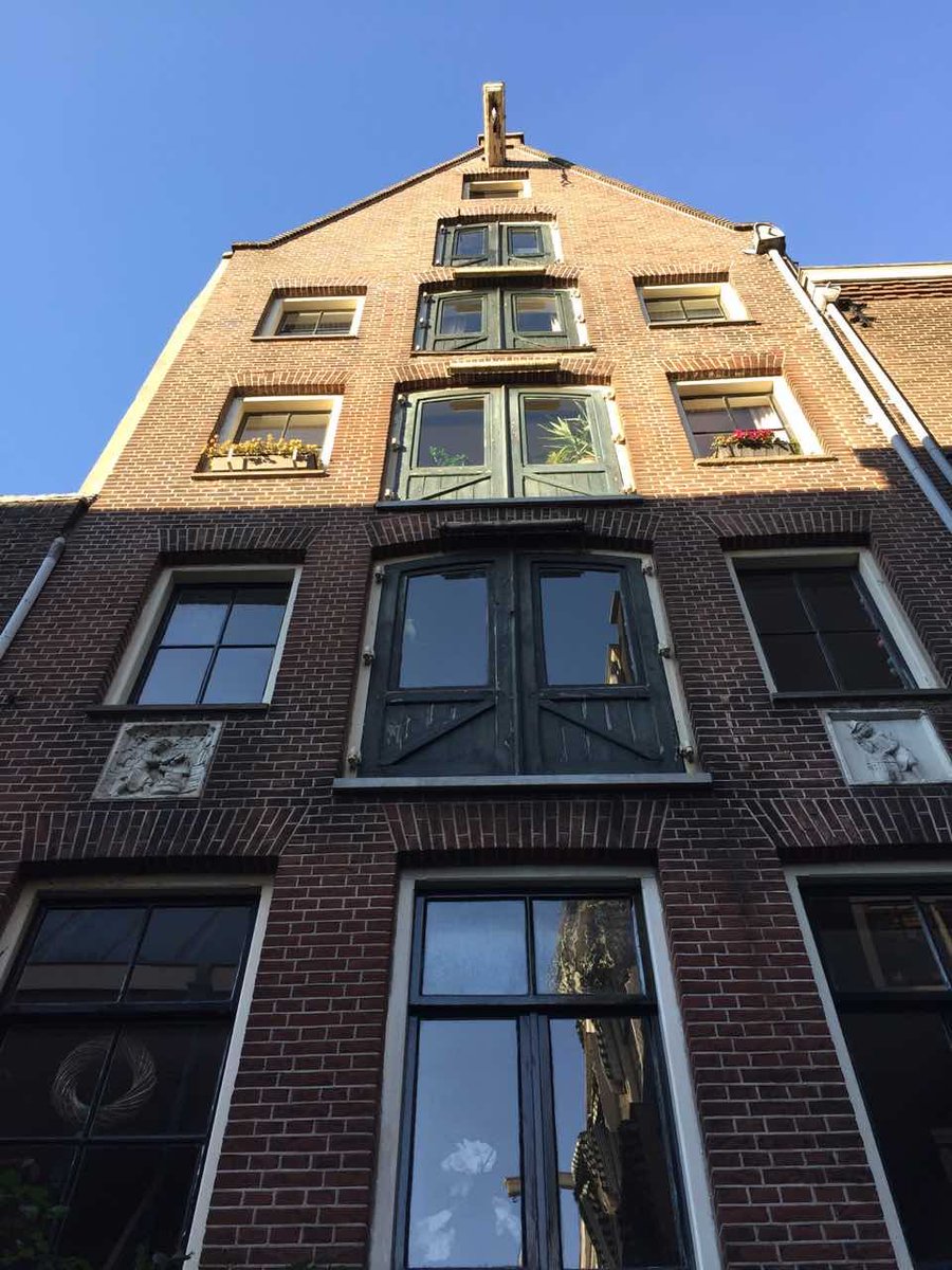 For more great pictures of Amsterdam, follow AngloINFO Amsterdam here: bit.ly/2jKIXla