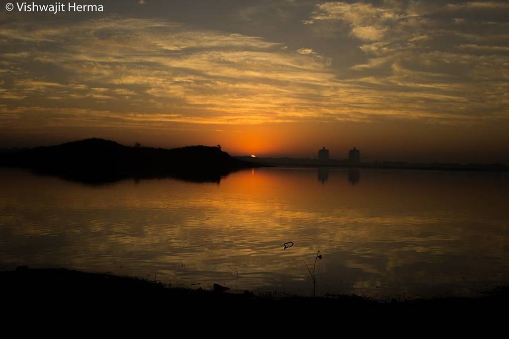 vishwajit5's tweet image. Another Side Of Rajkot #fcrajkot #fbs_rajkot #rangilurajkot ift.tt/2kfWDIt