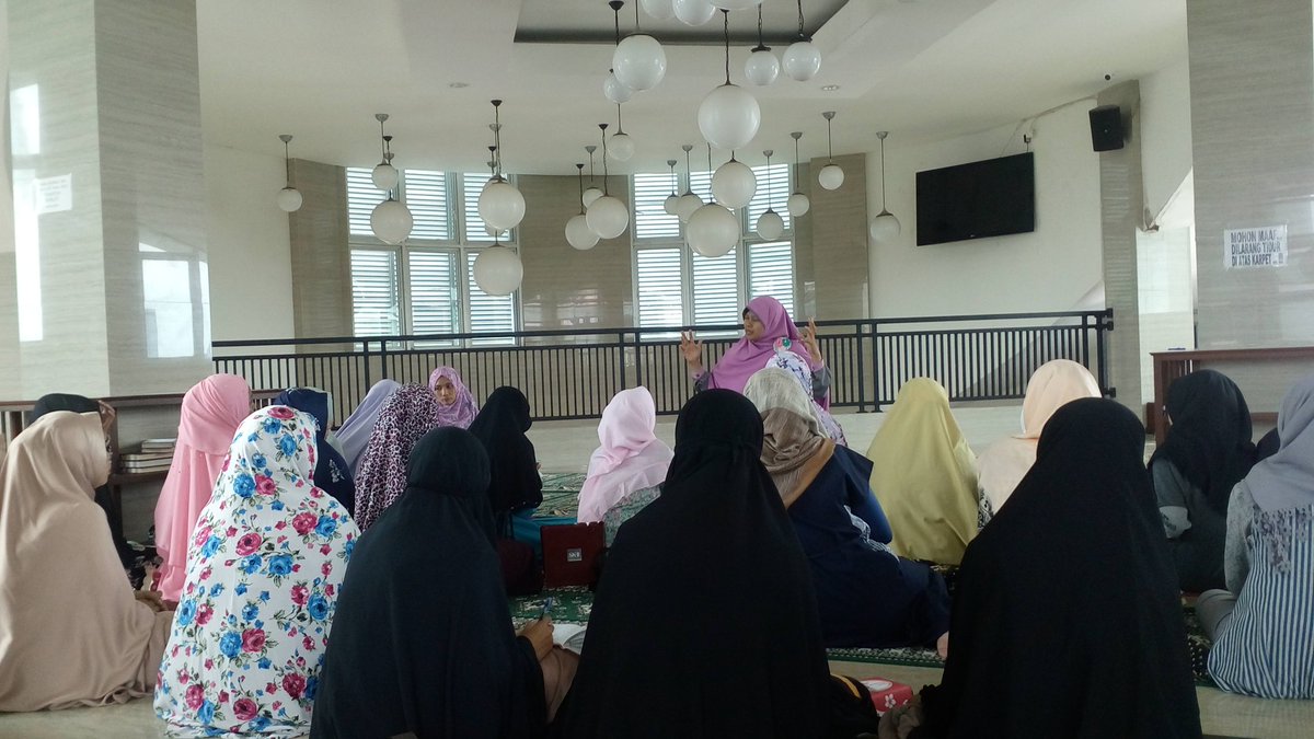 Kajian Islam "KUALITAS DIRI SEORANG MUKMIN" sebelum turun kejalan berbagi Hijab. BARAKALLAH 🙏