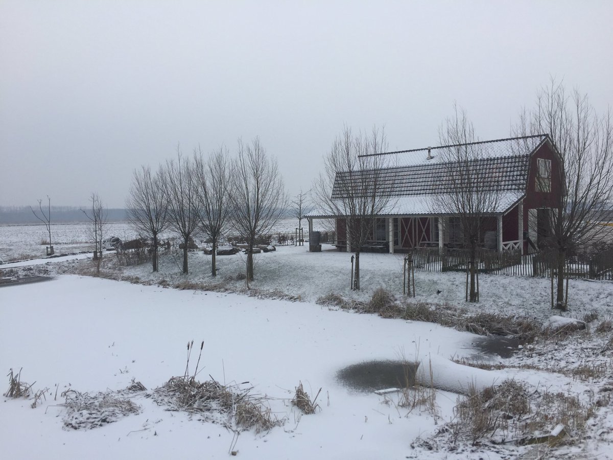 Een winters <a href="/dorpnobelhorst/">Nobelhorst</a> 😍 #nobelhorst #buurtschuur #almere #nobelsleven