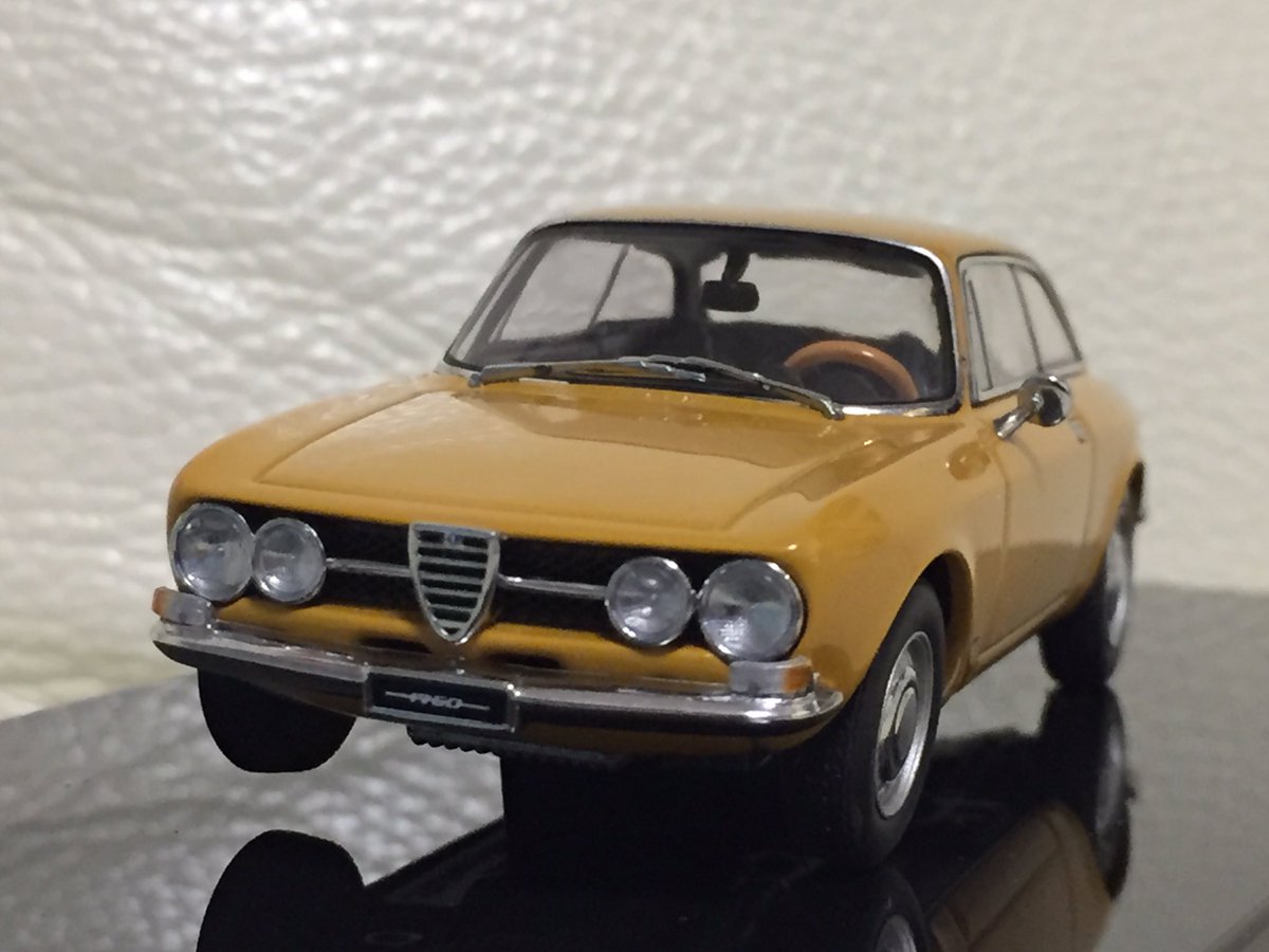 Kiyamatti アルファロメオ1750gtv 1 43のミニカーです 前作 次元大介の墓標でカーチェイスを繰り広げました 本編では黄色に見えますが 意外と黄土色ですね サイドミラーが運転席側に１つだけ 屋根をぶち壊して銃弾の蜂の巣にしたくなりますw 血煙の