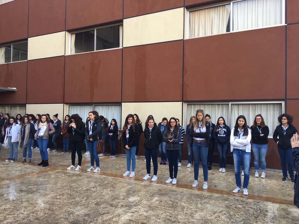 guidesduliban's tweet photo. #Live from #Camp #Formationdesresponsables #AGDL2017 #Niveau1 #BeGuide #BeProud https://t.co/4ppA9l7vrm