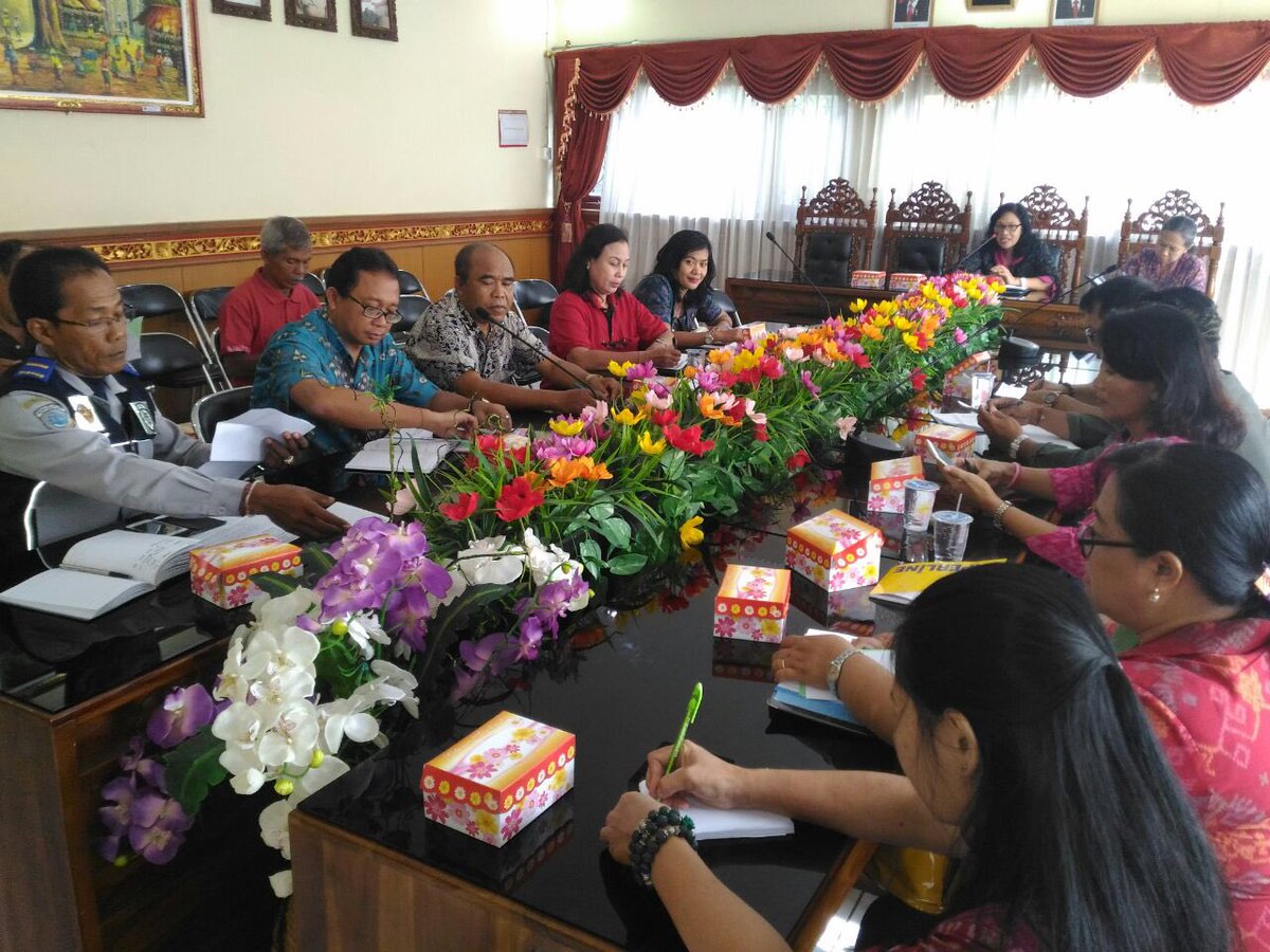 bahari_ery's tweet photo. penentuan pasar tradisional terbaik @DenpasarKota hasil penilaian 30 jan - 3 Feb 2017 #DinasPemberdayaanMasyarakatdanDesa Jumat 10 Feb https://t.co/jK1kVg1xCV
