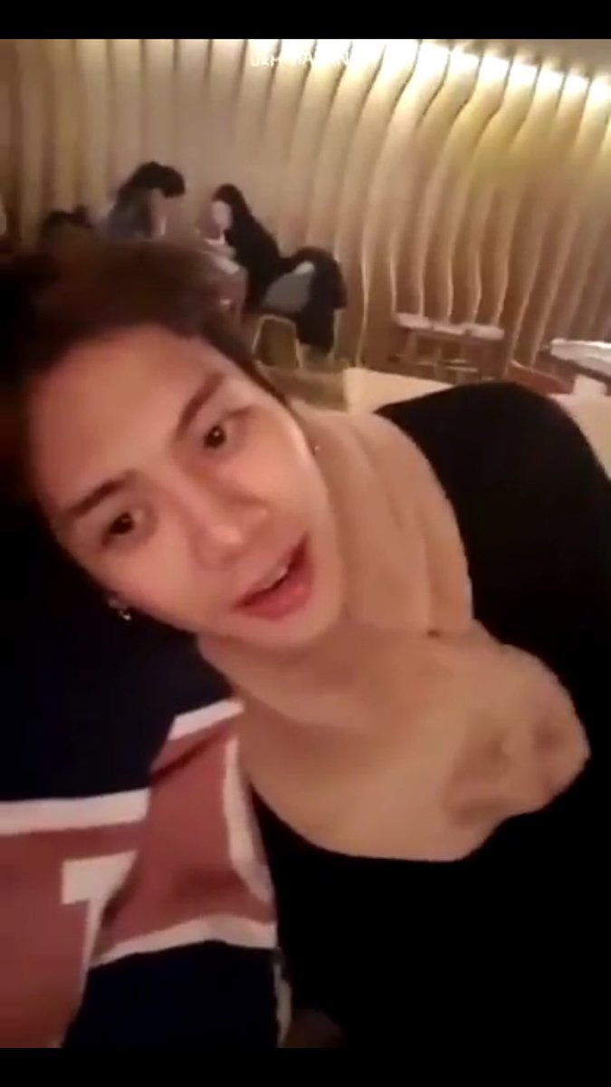 justgaga_'s tweet photo. Jackson was wearing Jun K's fur LMAO!!!!! #jackjun https://t.co/YFJY7LKAgK