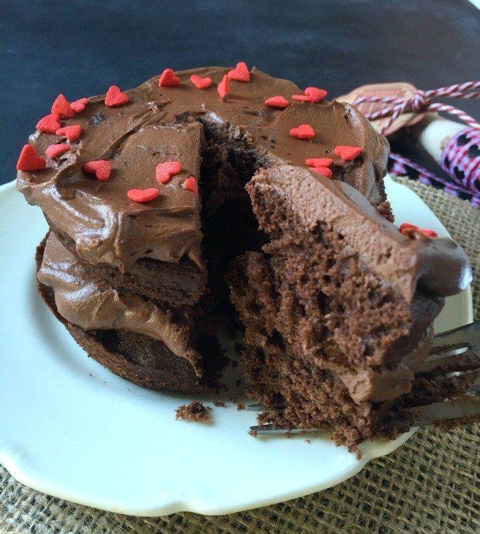 kerrycooksblog's tweet photo. Sometimes you just need to eat an entire chocolate cake 😈 #minicakerecipe

https://t.co/0E2LkRYoZc https://t.co/wVjmDdD4HF