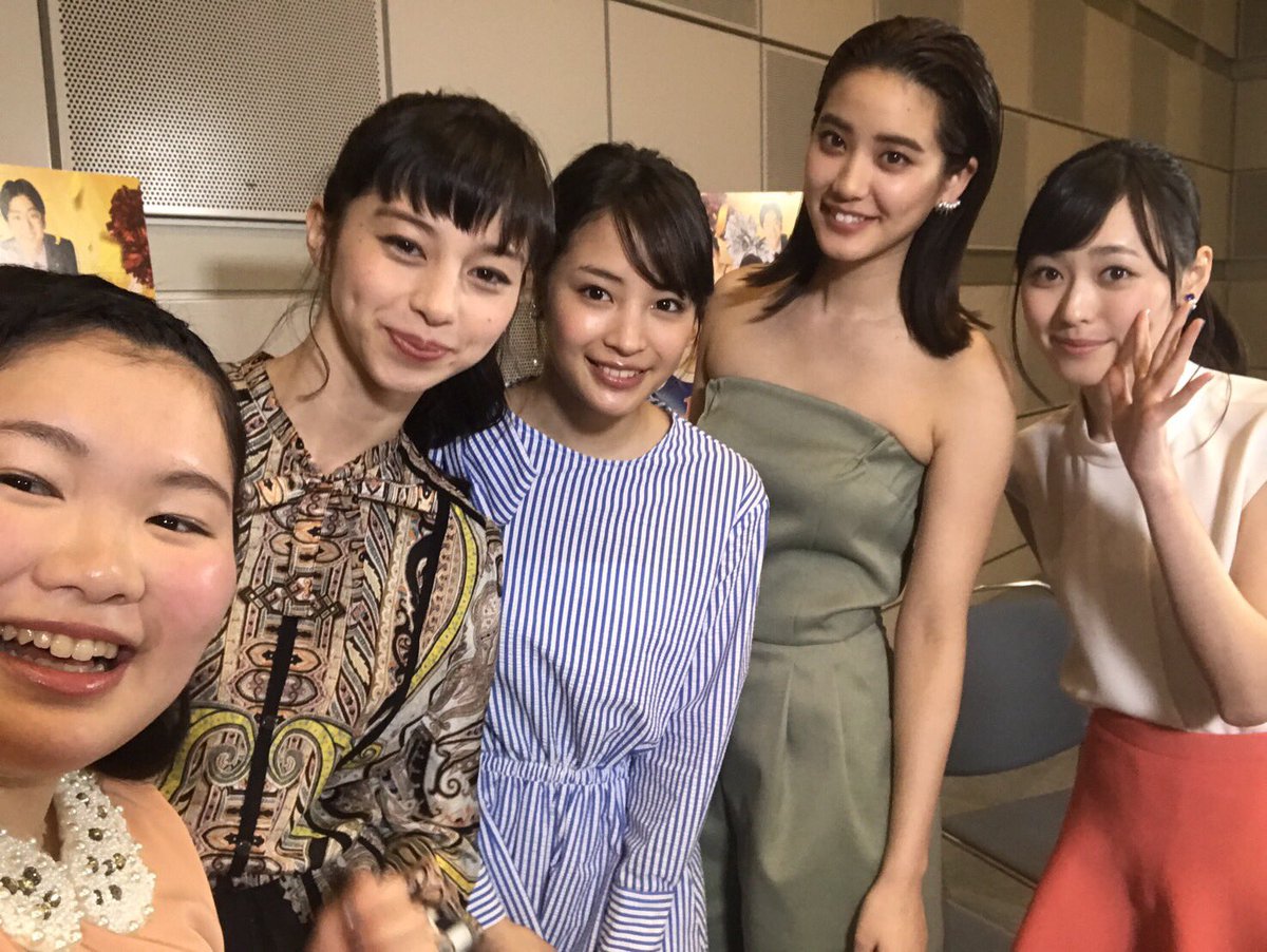 LINELIVE_JP's tweet photo. 💝プレゼント💝

広瀬すずちゃん主演の映画『チア☆ダン』 #LINELIVE 記念！豪華出演者サイン入りポスターを抽選で3名様にプレゼント😍この投稿をRT&amp;フォローで応募完了🙆当選者にDMします📩締切2/13

https://t.co/cUYQsquVQb #チアダン https://t.co/q5ImvuWZwY