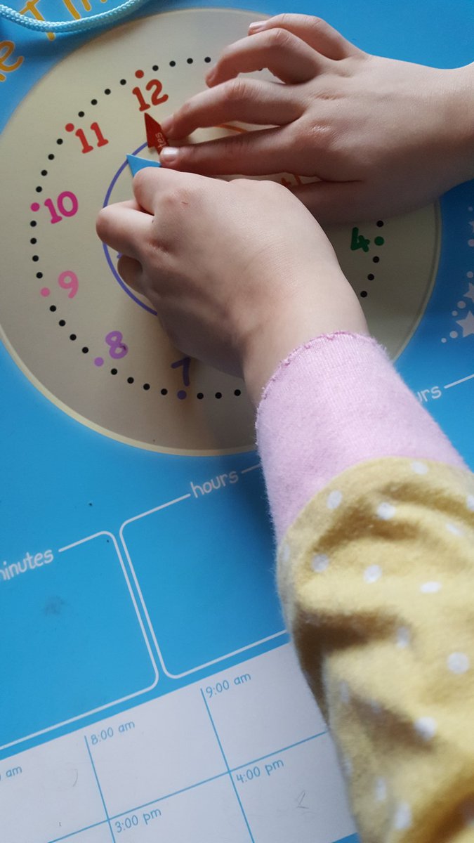 lucy_the_bear's tweet photo. We've been enjoying playing Disney Eye Found It and looking at time again :) I added an analogue widget to my phone too 😃 #100DaysOfHomeEd https://t.co/mBv3SrvkD0