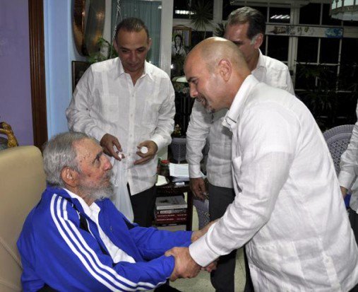hec_cubano's tweet photo. #Cuba #Guaimaro Los cincos y el pensamiento de Fidel. https://t.co/eUVkuaaAfO @Eduardlis @manolitoweb @Pedro_ACM @MaraRegla @GelsyRodriguezR https://t.co/C7QOUziotj