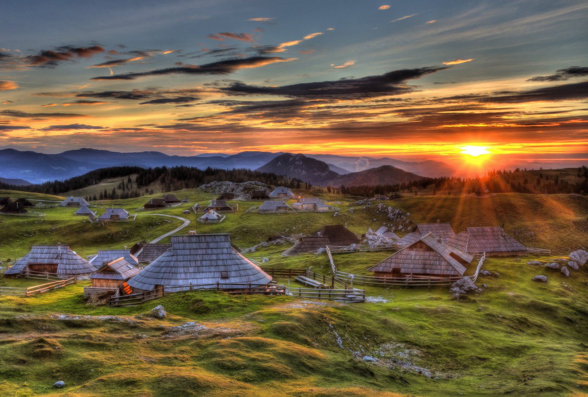 resort_eco's tweet photo. https://t.co/v7nyQ9PVxd https://t.co/BzWfiKvlok
