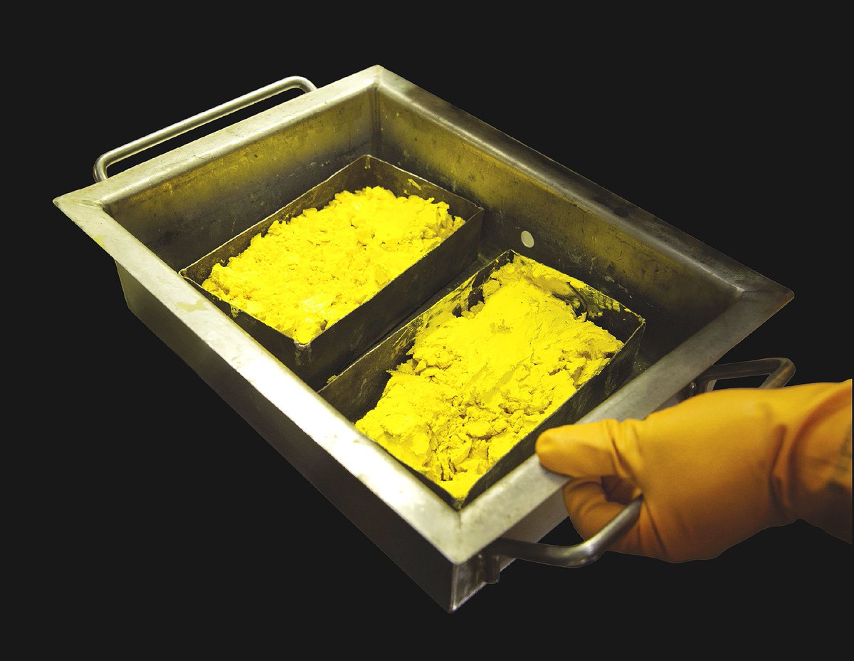 BColwell_Invest's tweet photo. Finely divided #uranium powder is #pyrophoric, meaning it ignites spontaneously at room temperature. https://t.co/srCR4yKve5 $ura #nuclear https://t.co/E5O8lXom5E