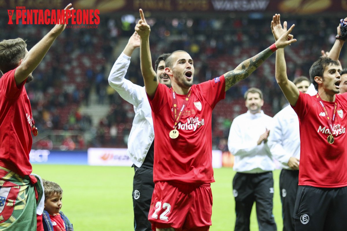 IsmaelMolina87's tweet photo. Fuerza para @AleixVidal_ID #animoaleix #AnimoTano #animosaleix #Sevilla #fcbarcelona #ungrande https://t.co/zZ21tU8NJM