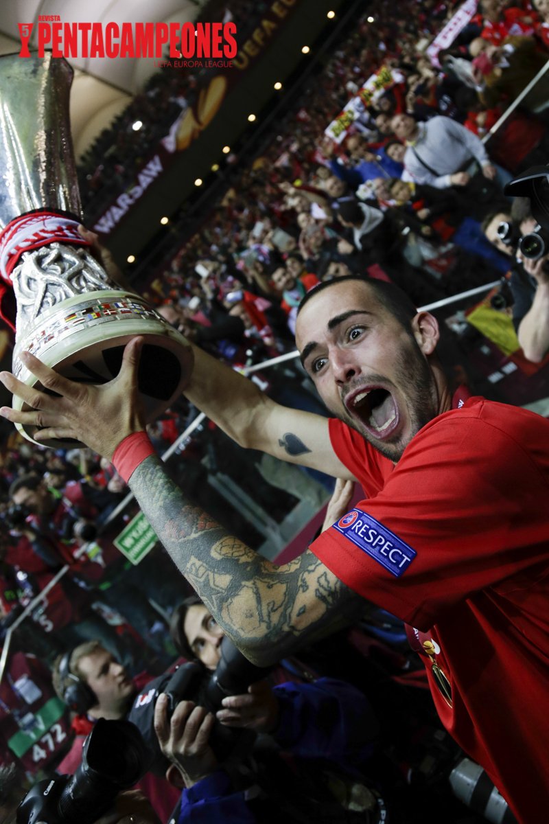 Rpentacampeones's tweet photo. Fuerza para @AleixVidal_ID #animoaleix #AnimoTano #animosaleix #Sevilla #fcbarcelona #ungrande https://t.co/c2MduLVx7a