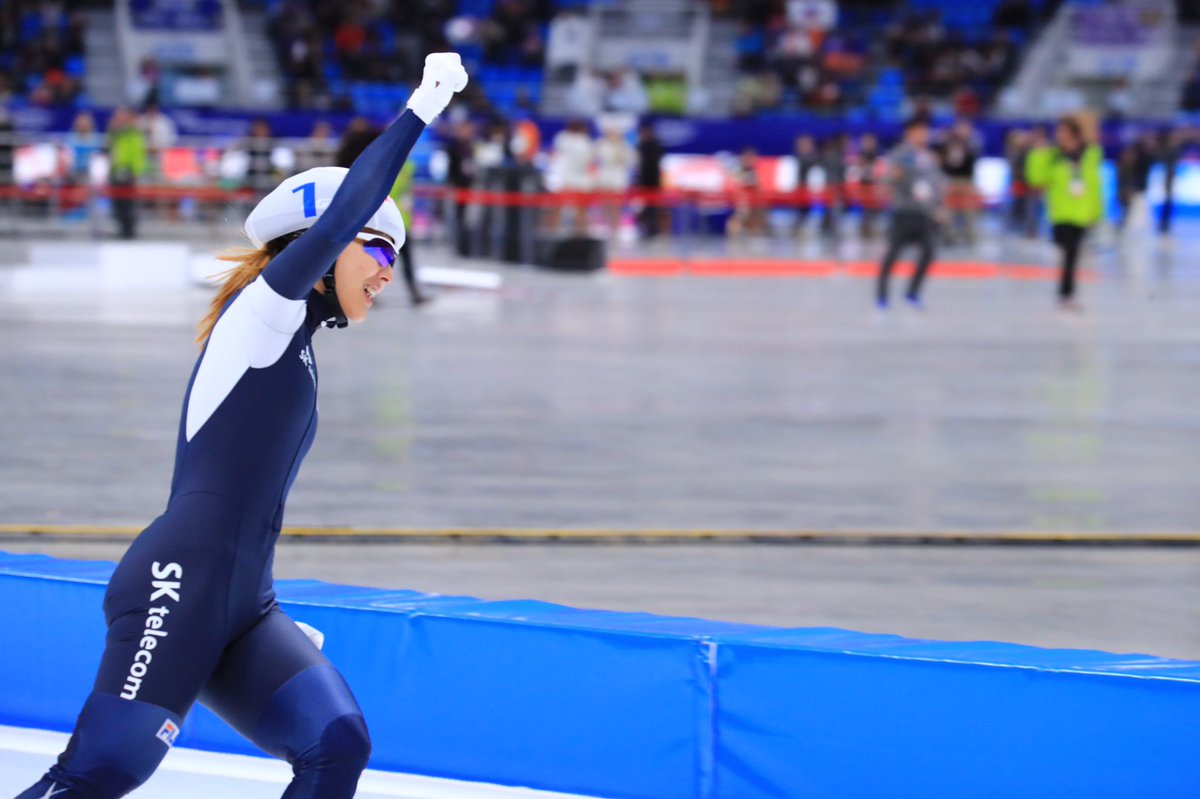 Olympic's tweet photo. 스피드스케이팅 종목별 세계선수권대회 매스스타트에서 김보름 선수가 우승을 차지했습니다. 축하 드려요! 🎉👏 https://t.co/jz9vfqTRMJ