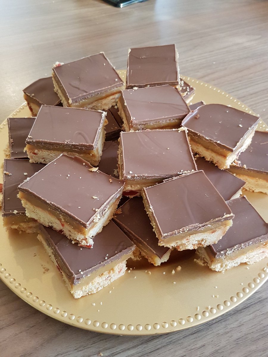 Millionaires short bread with cherries and almonds
