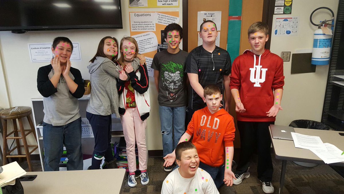 MCSCSchools's tweet photo. Chicken Pox outbreak study @PLTWorg at RJB Medical Detectives class!  #PLTWPride #inspired https://t.co/hZLLhQGWk6