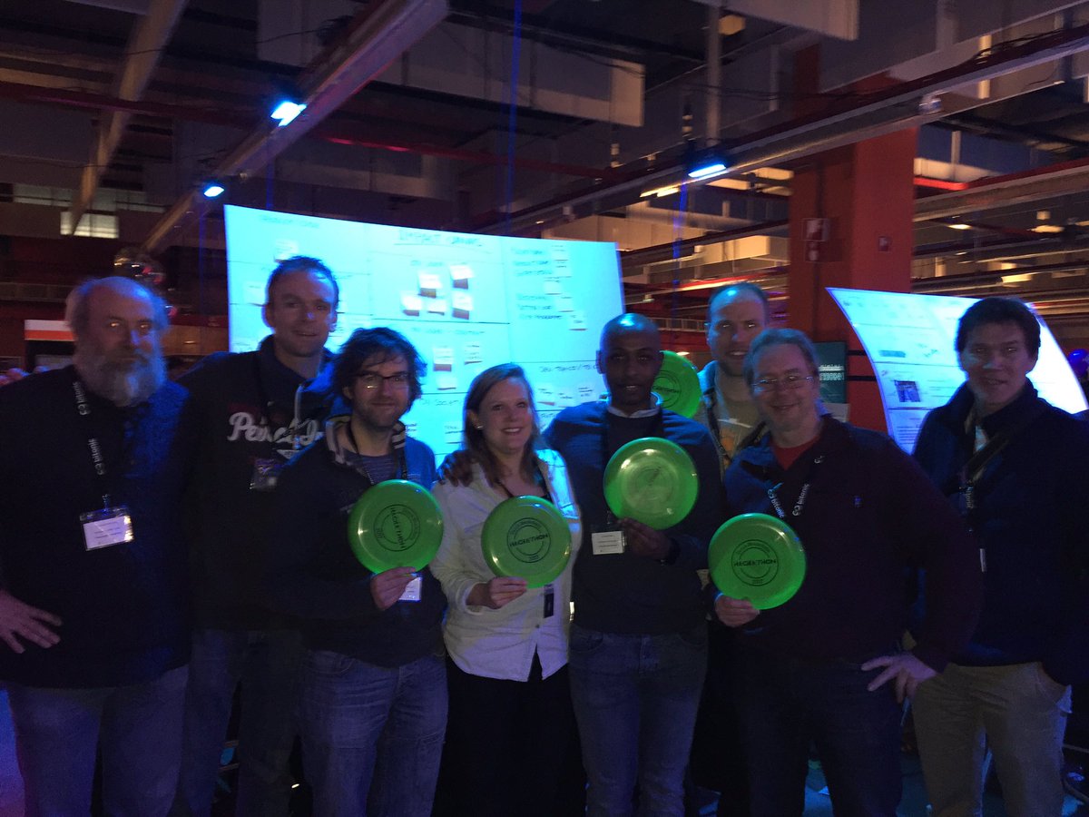 Het succesvolle gemeente Groningen team tijdens de dutch blockchain hackathon #dbh17