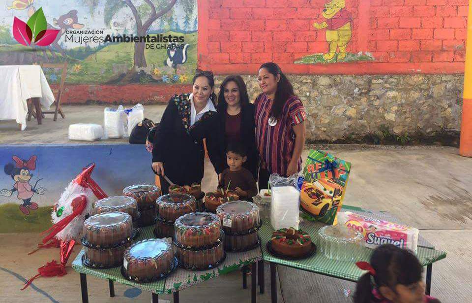 OmachChiapas's tweet photo. como parte de los festejos de día de reyes; provocamos en los niñas y niñas del municipio de pantheló una enorme sonrisa. https://t.co/4MmtoQeXHd