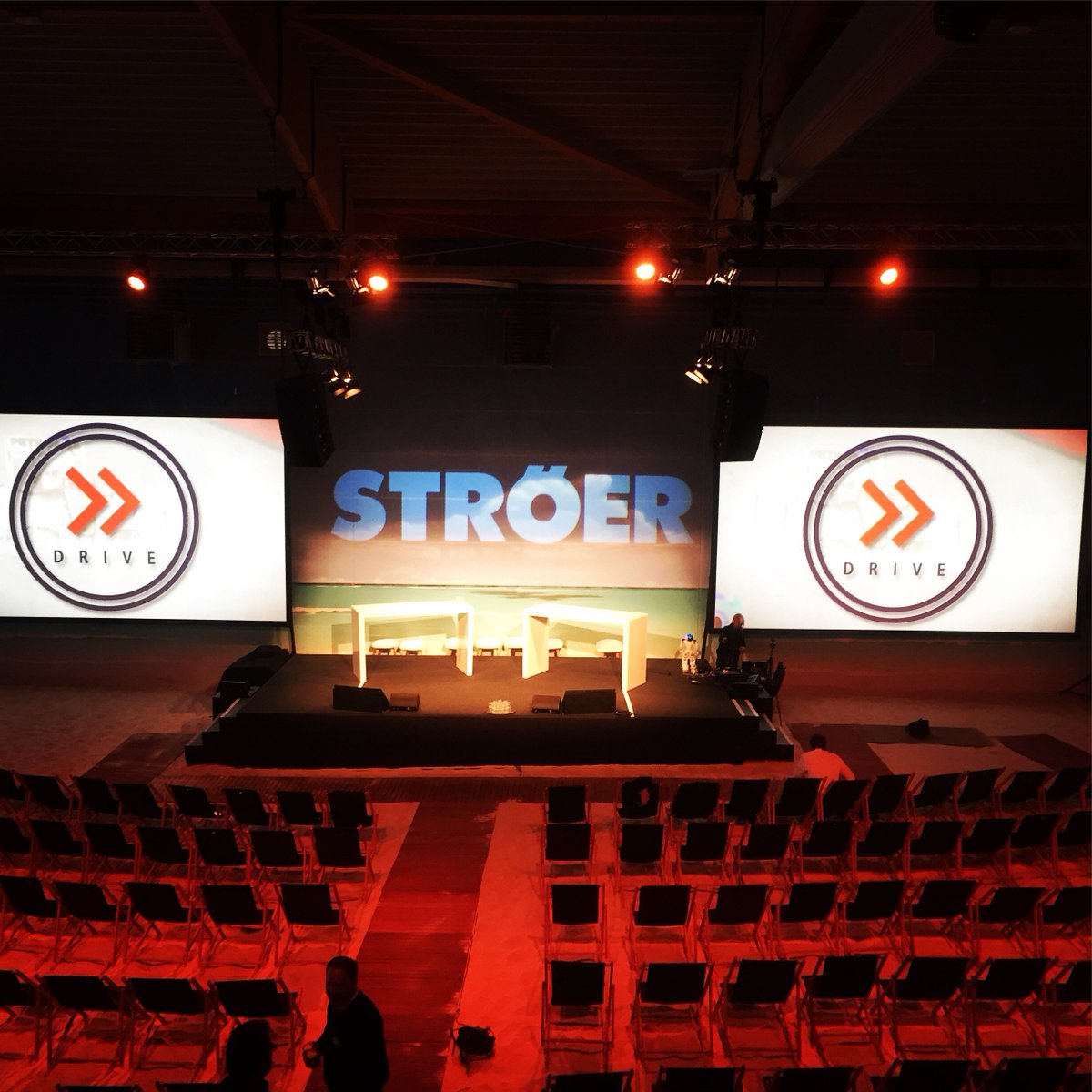 leutner_me's tweet photo. DRIVE Sales Summit 2017 @everstage_de  #stroeer #medienproduktion #Hamburg  #ablaufregie #everstage https://t.co/N8fZLSKZGK
