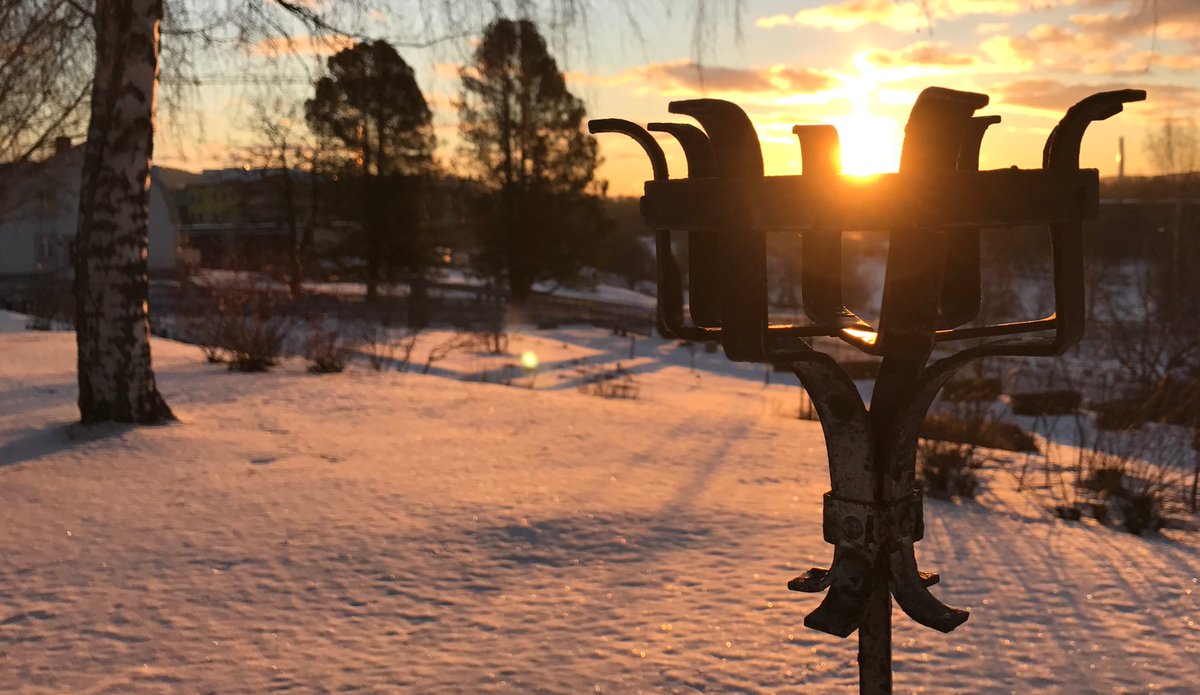 CORosenius's tweet photo. "Vi har fått olika gåvor, men för dessa gåvors skull bör vi inte splittra församlingen eller upphöja oss själva &amp; förakta andra" https://t.co/je7qcD6tli