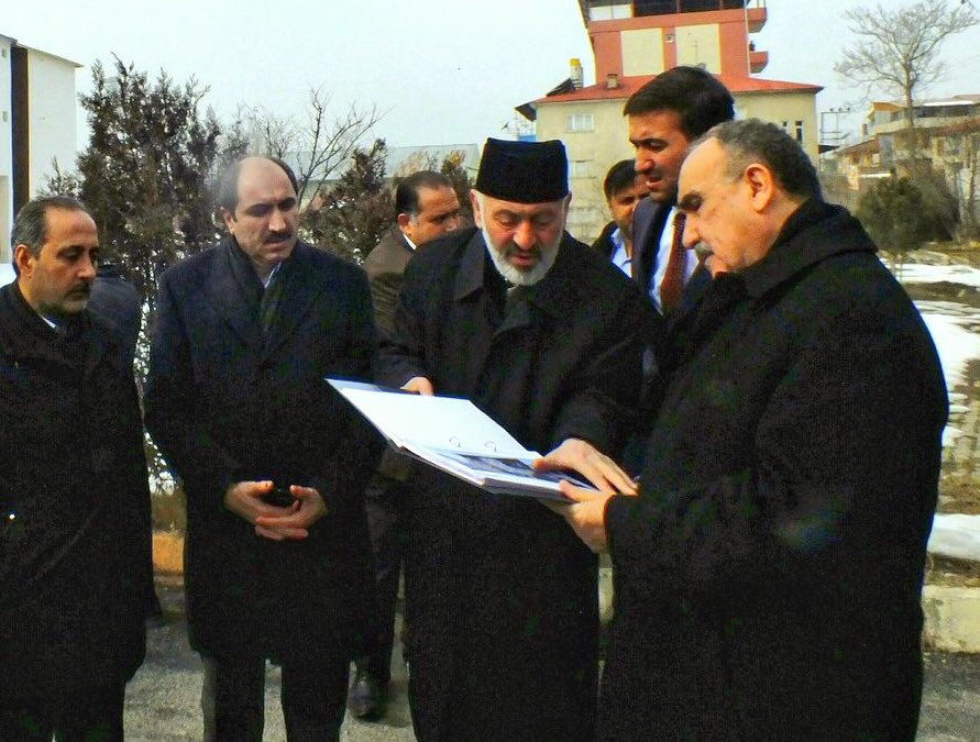Çalışmalarına başlanacak Van İl Müftülüğümüzün yeni hizmet binası inşaat alanını gezip, Sn Müftümüz Nimetullah Arvas'tan bilgi aldık