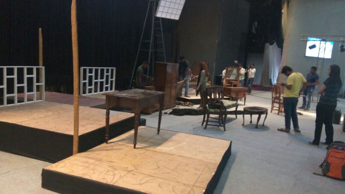 CoconutEvent's tweet image. #AadheAdhure setup, Ahmedabad get ready at 6pm. 
#CoconutEvents #lilleteDubey @mohan_agashe  @dubeyira #AnuschkaSawhney