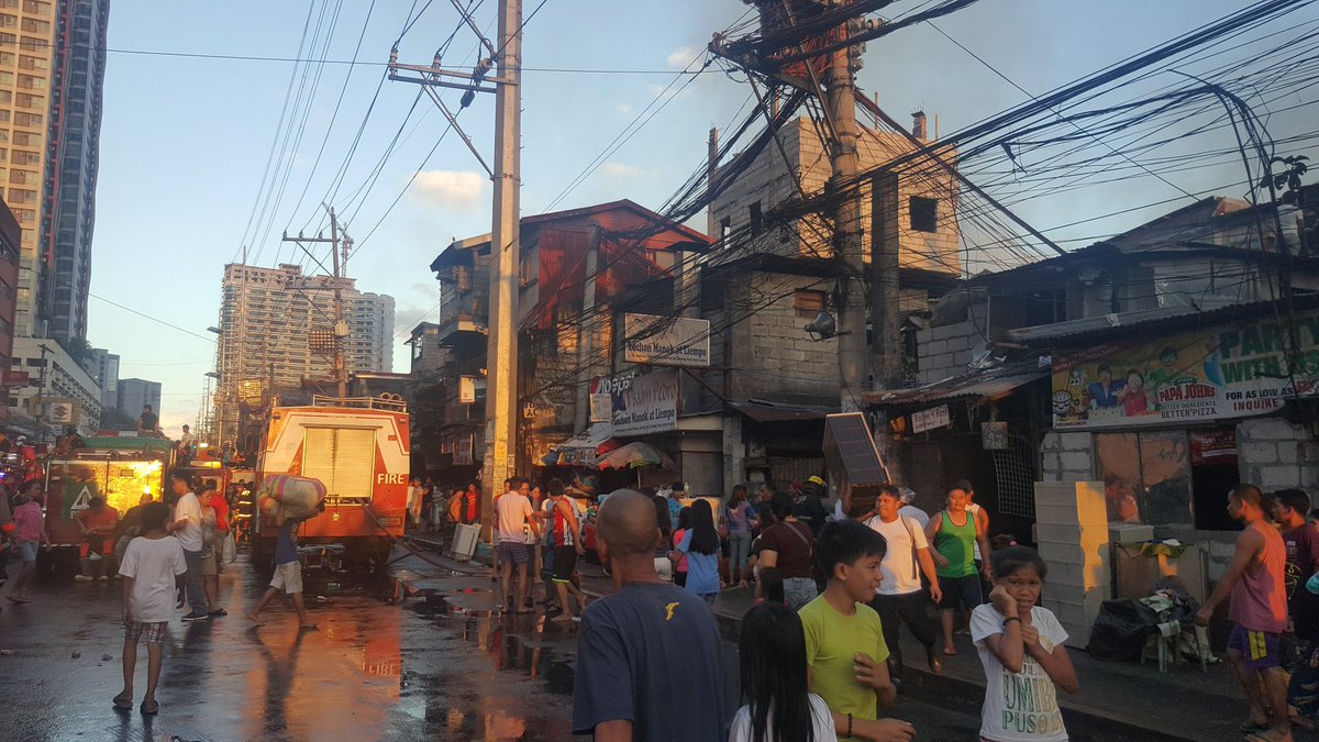 iamjdcastro's tweet photo. sunog sa brgy damayanlagi qc... undercontrol na! https://t.co/GRuTngJlrd