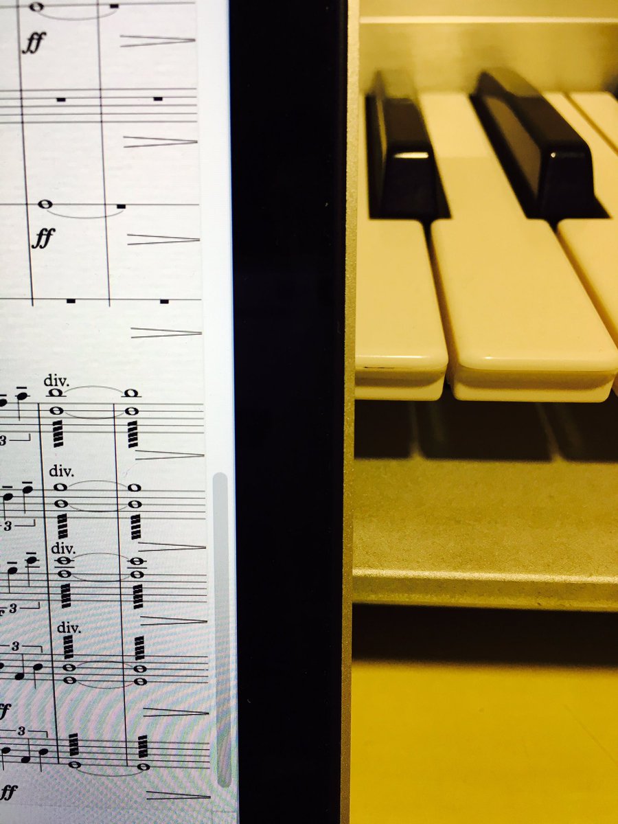 AntonioDHaro's tweet photo. #composingtime https://t.co/Ayudg3KWBP